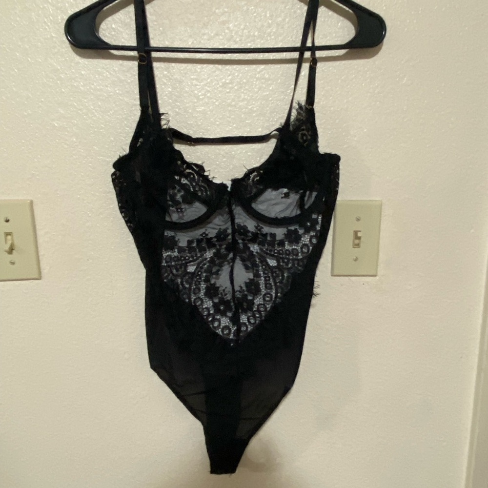 Black Lace Bodysuit - Picture 3 of 4